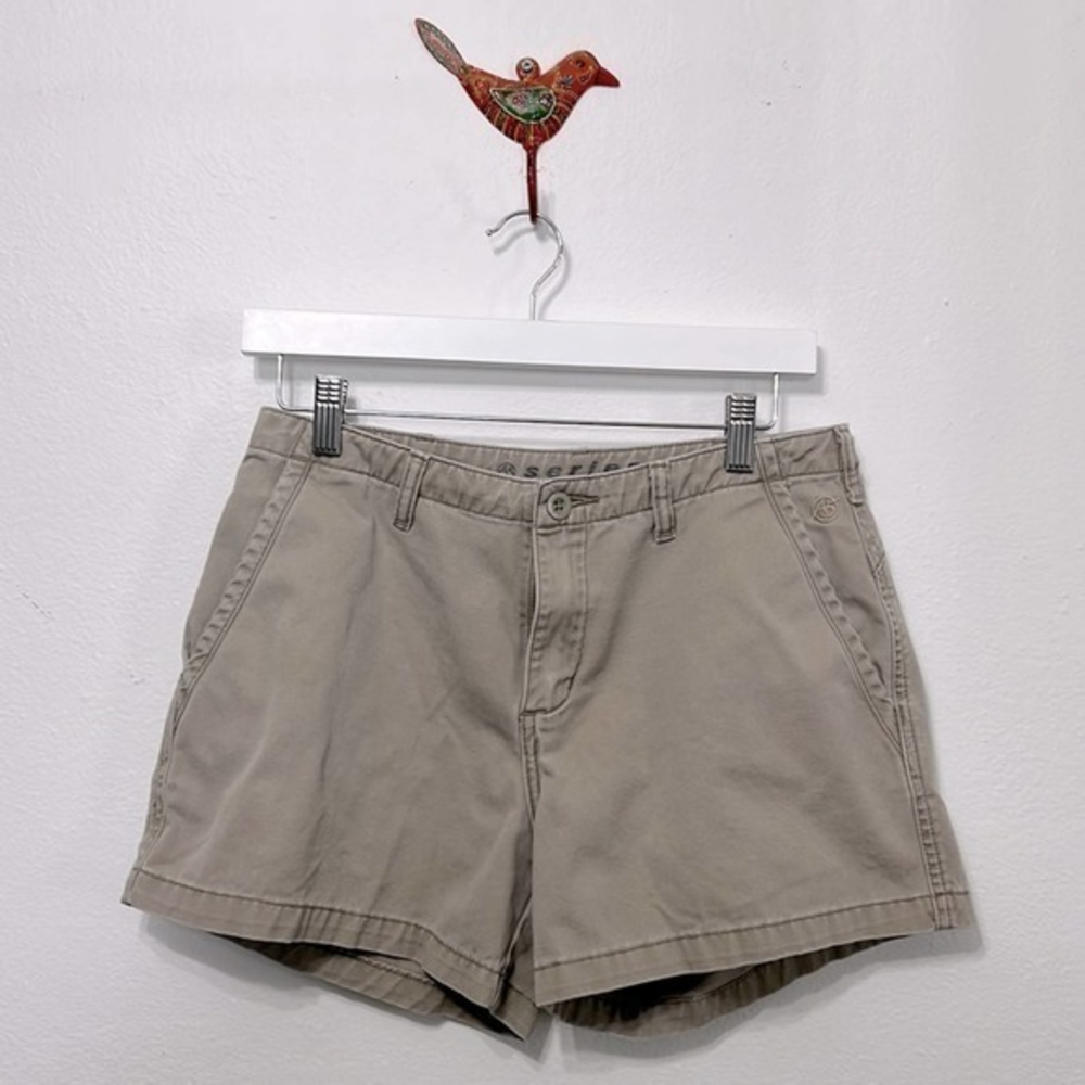 The North Face A5 Series Size 6 Women’s Light Khaki Shorts‎
